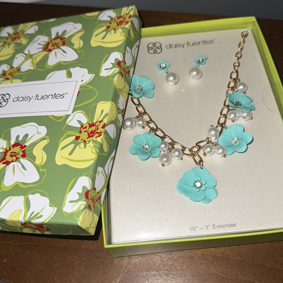 Daisy Fuentes - Picture 2 of 2